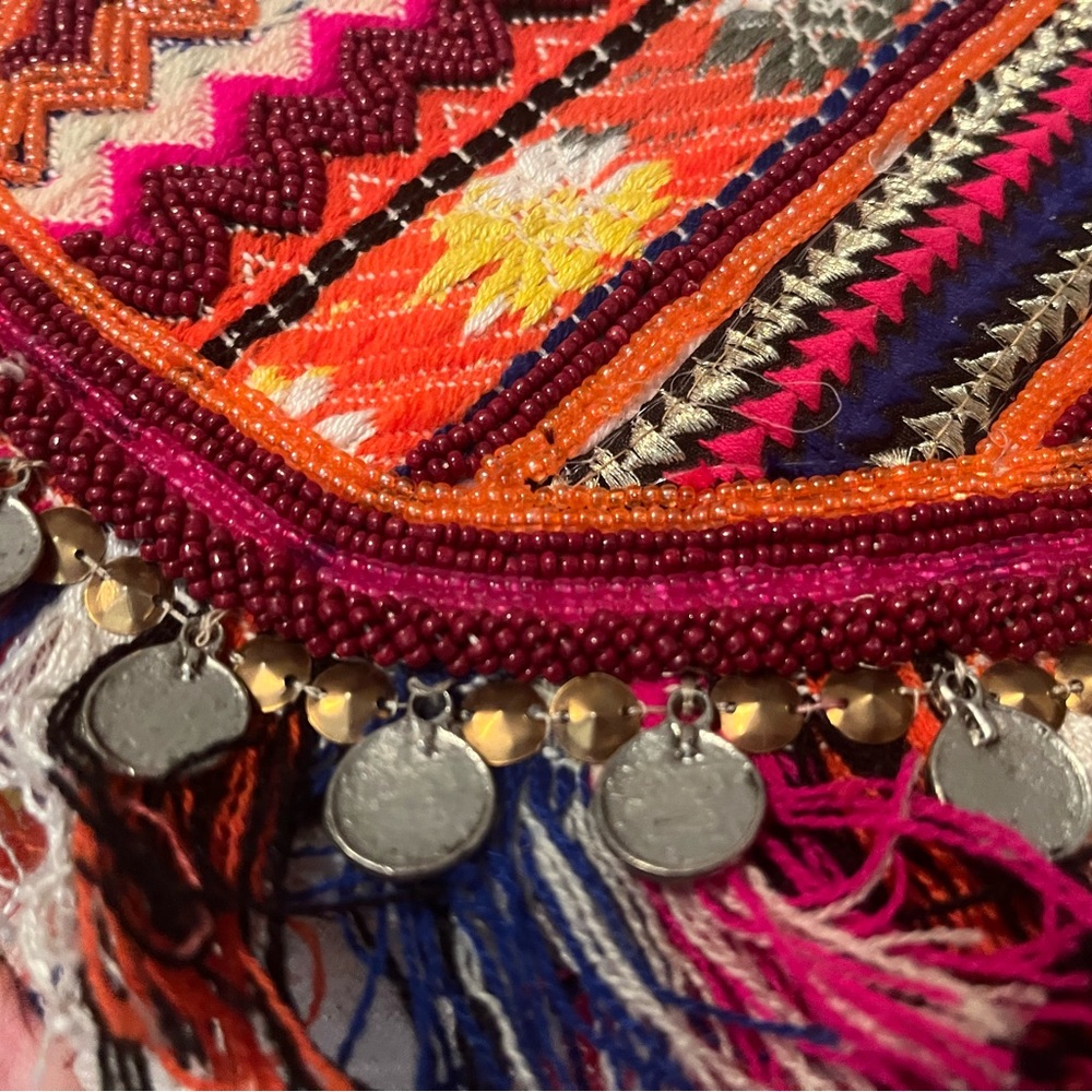 EUC Steve Madden purse tribal print with silver coins. - Picture 3 of 6